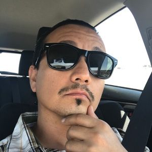 Meet your Posher, Santos